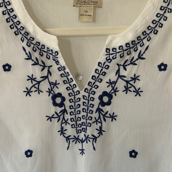 LUCKY BRAND | White & Blue Embroidered Peasant Sheer 3/4 Sleeve Top - Picture 4 of 13
